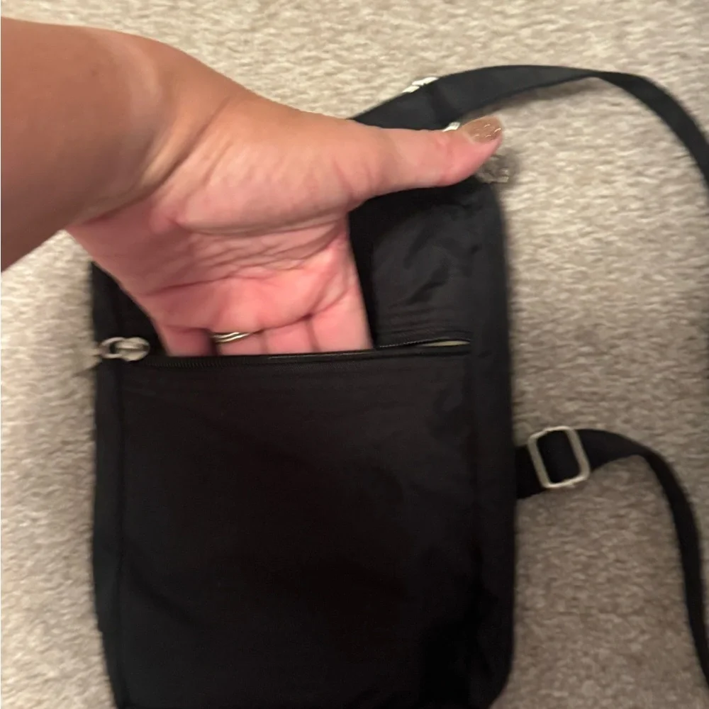 Baggallini Black Messenger Bag adjustable